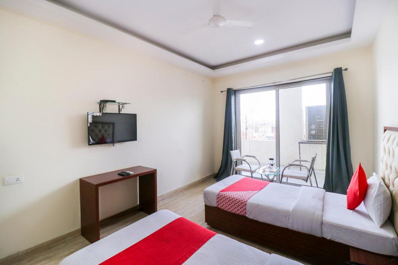 Oyo Flagship 69860 Mastana Palace Hotel Benares Buitenkant foto