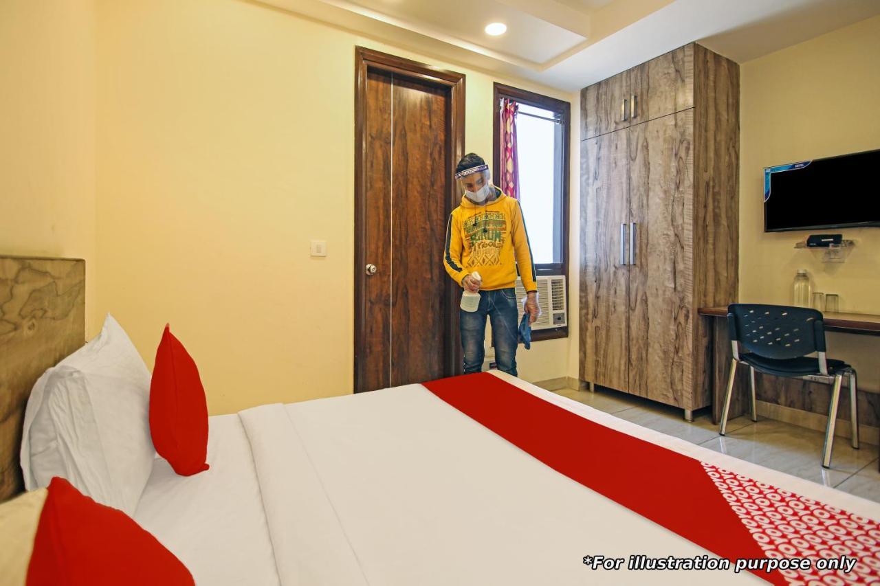 Oyo Flagship 69860 Mastana Palace Hotel Benares Buitenkant foto