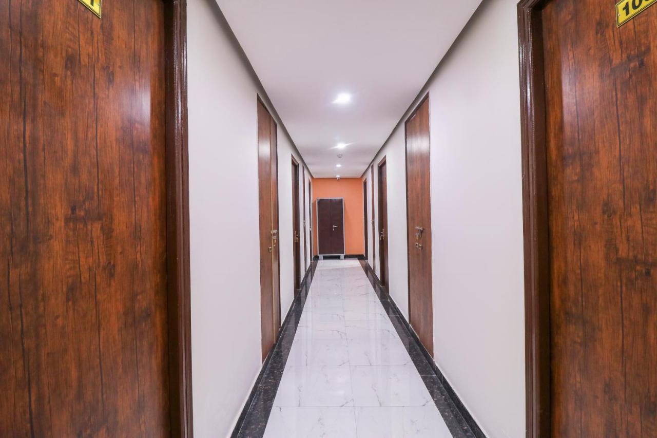 Oyo Flagship 69860 Mastana Palace Hotel Benares Buitenkant foto